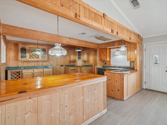 175 Creekview Drive E, Red Oak, TX 75154