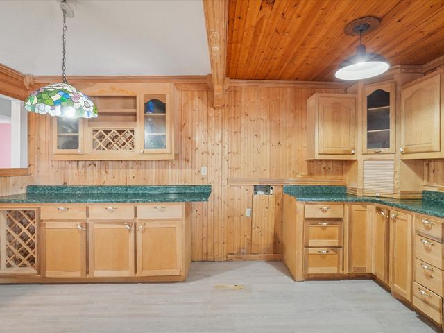 175 Creekview Drive E, Red Oak, TX 75154