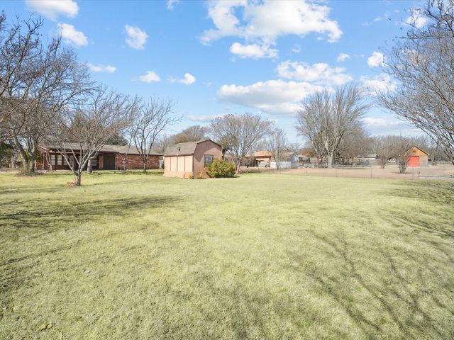 175 Creekview Drive E, Red Oak, TX 75154