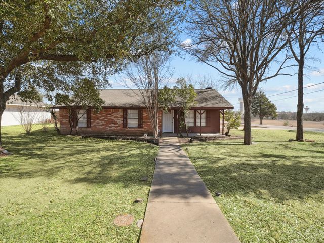 175 Creekview Drive E, Red Oak, TX 75154