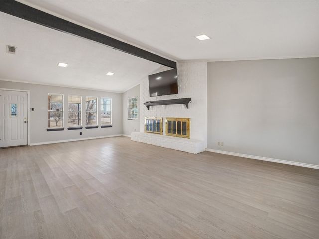 175 Creekview Drive E, Red Oak, TX 75154