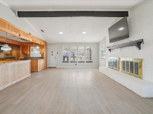 175 Creekview Drive E, Red Oak, TX 75154