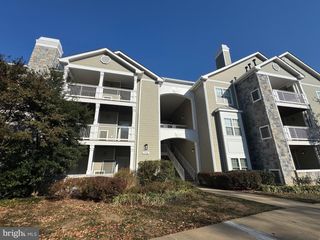 1716 LAKE SHORE CREST DR #32, Reston, VA 20190