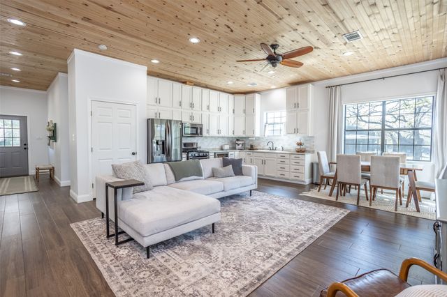 1630 County Road 140, Whitesboro, TX 76273