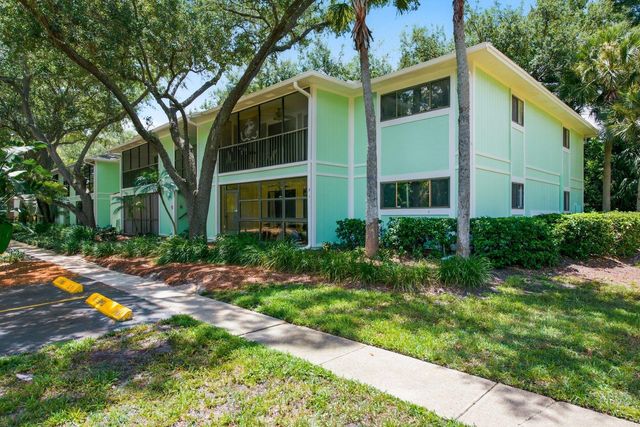 3295 FOX CHASE CIRCLE N 207, Palm Harbor, FL 34683