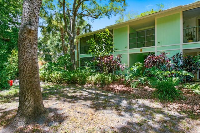 3295 FOX CHASE CIRCLE N 207, Palm Harbor, FL 34683