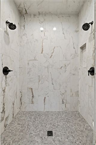 5507 S 45th Court, Rogers, AR 72758