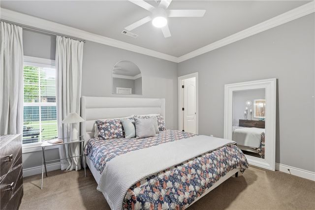 5507 S 45th Court, Rogers, AR 72758