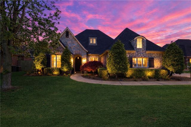 5507 S 45th Court, Rogers, AR 72758