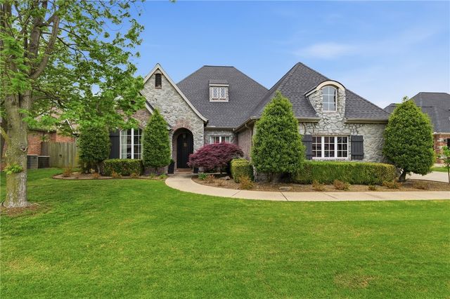 5507 S 45th Court, Rogers, AR 72758