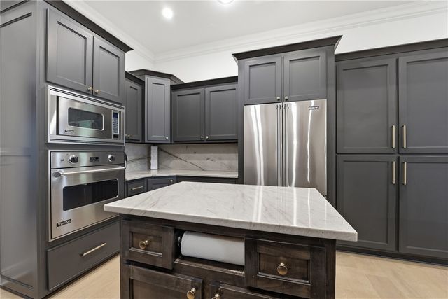 5507 S 45th Court, Rogers, AR 72758