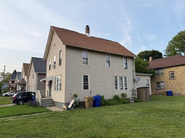 6121 12th AVENUE, Kenosha, WI 53143