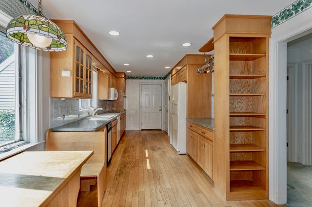 48 N Longyard Road, Southwick, MA 01077