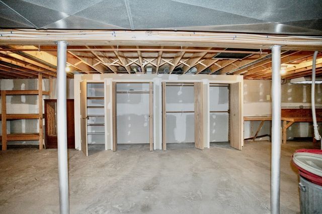 48 N Longyard Road, Southwick, MA 01077