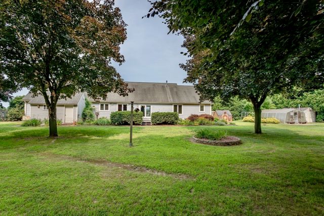 48 N Longyard Road, Southwick, MA 01077