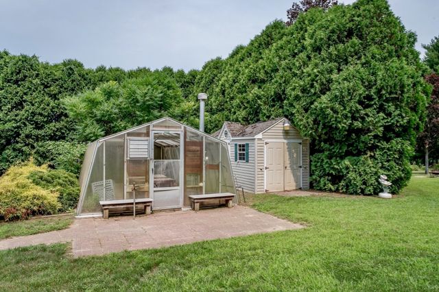 48 N Longyard Road, Southwick, MA 01077