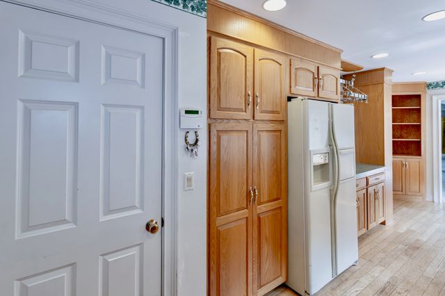 48 N Longyard Road, Southwick, MA 01077