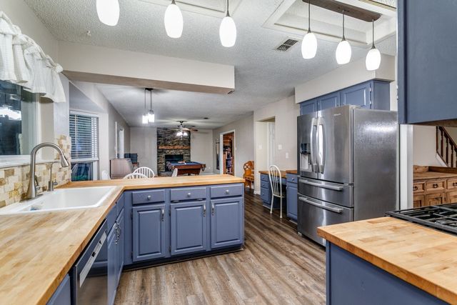 3404 Rosemary Court, Bedford, TX 76021