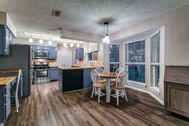 3404 Rosemary Court, Bedford, TX 76021