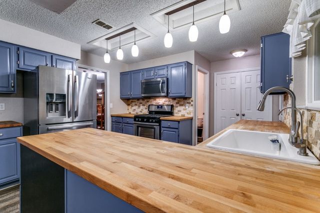 3404 Rosemary Court, Bedford, TX 76021