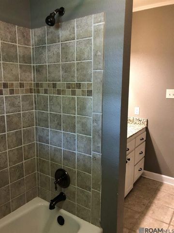 368 Oak St, Denham Springs, LA 70726