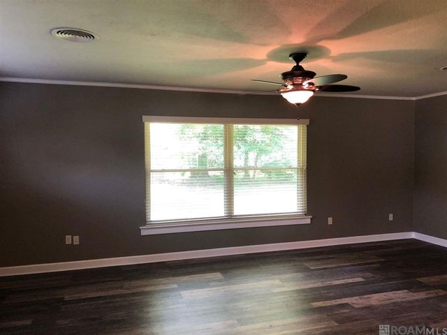 368 Oak St, Denham Springs, LA 70726