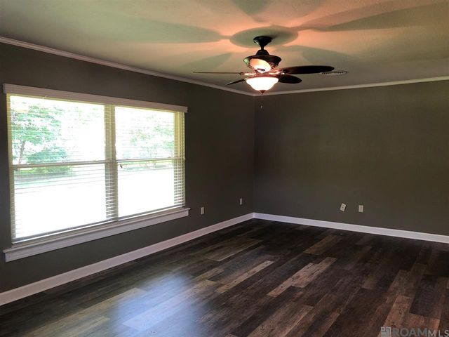 368 Oak St, Denham Springs, LA 70726