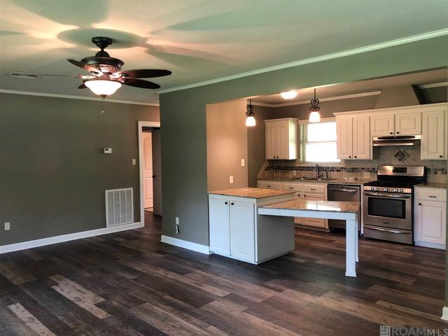 368 Oak St, Denham Springs, LA 70726