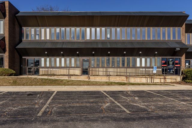 4855 E State Street 16B, Rockford, IL 61108
