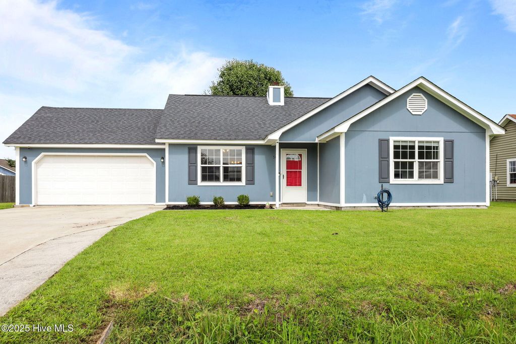507 Amber Avenue, Hubert, NC 28539