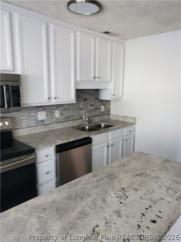 5613 EDWIN DEAVER Drive, Hope Mills, NC 28348