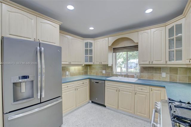 616 SW 11th Court, Fort Lauderdale, FL 33315