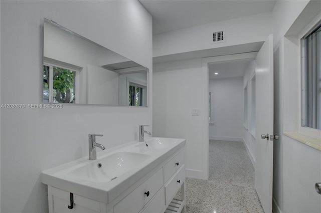 616 SW 11th Court, Fort Lauderdale, FL 33315