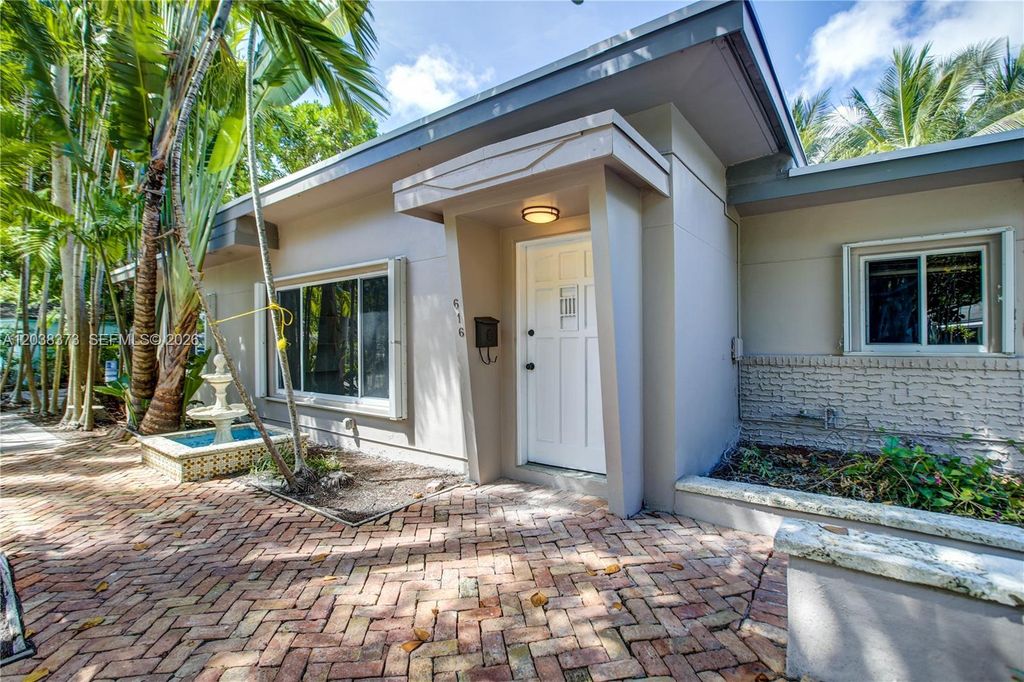 616 SW 11th Court, Fort Lauderdale, FL 33315
