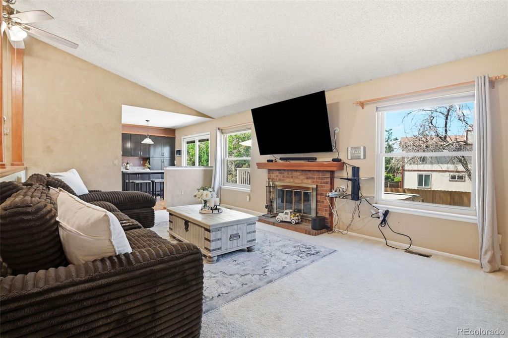 Image 16 of property listing at 3807 S Olathe Circle, Aurora, CO 80013