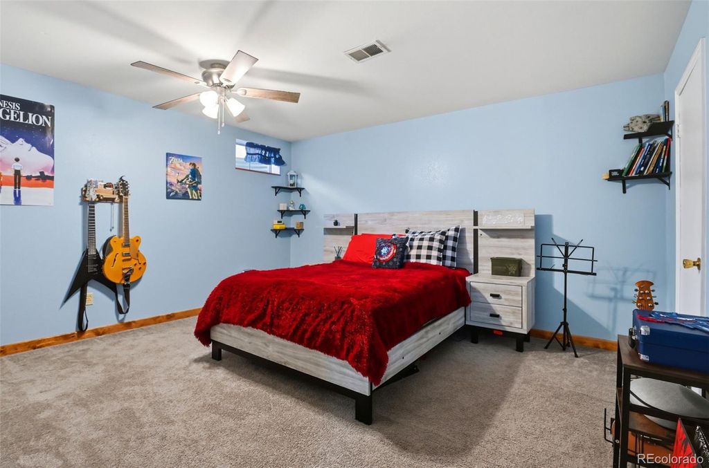Image 28 of property listing at 3807 S Olathe Circle, Aurora, CO 80013