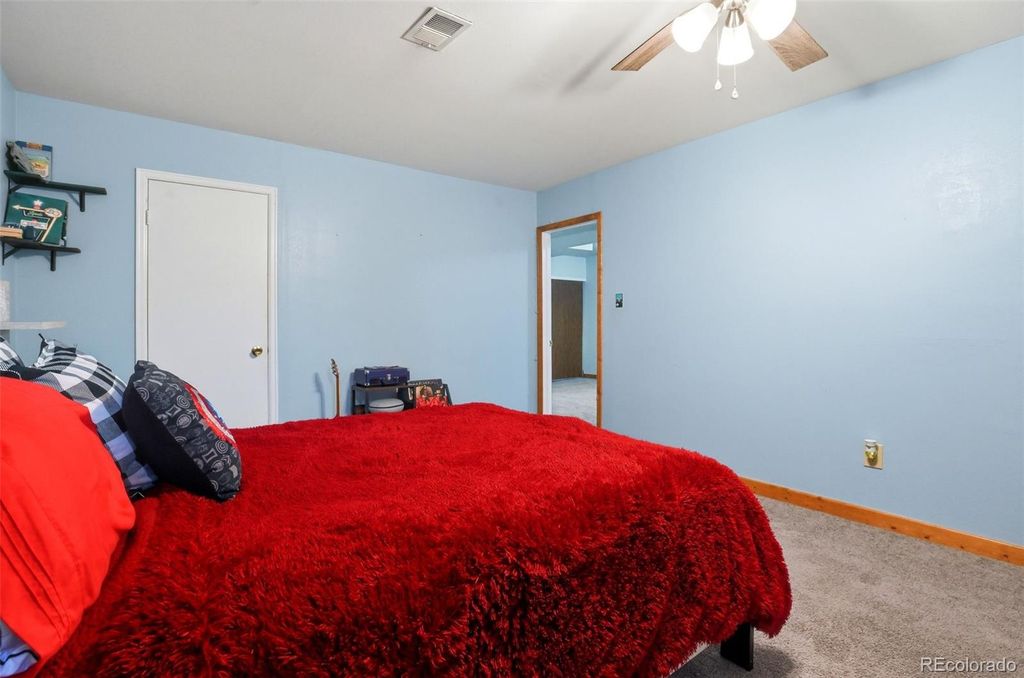 Image 29 of property listing at 3807 S Olathe Circle, Aurora, CO 80013