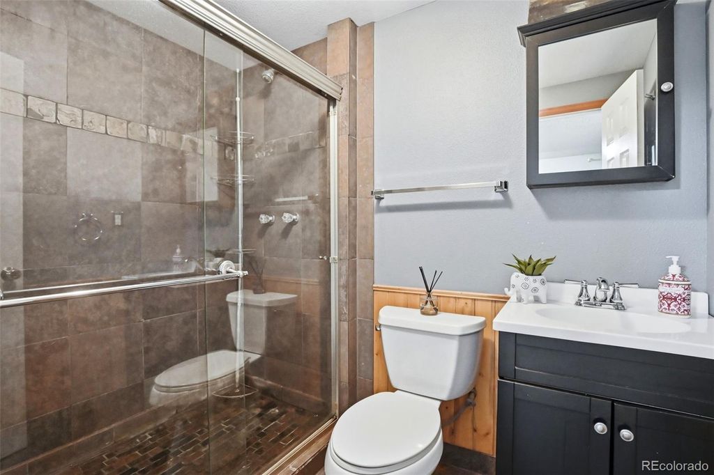 Image 30 of property listing at 3807 S Olathe Circle, Aurora, CO 80013