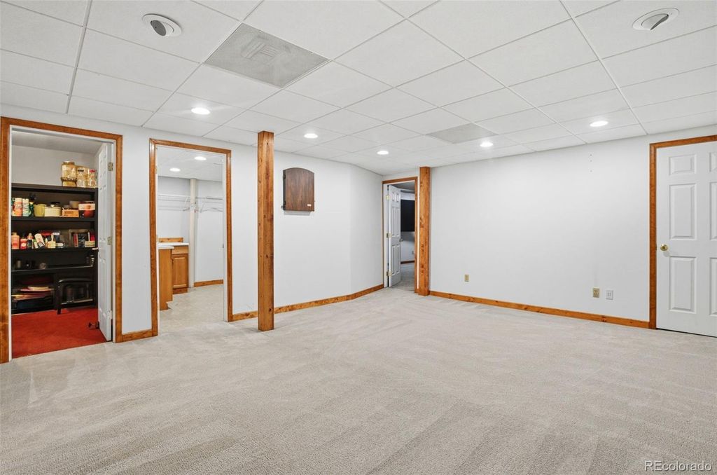 Image 32 of property listing at 3807 S Olathe Circle, Aurora, CO 80013