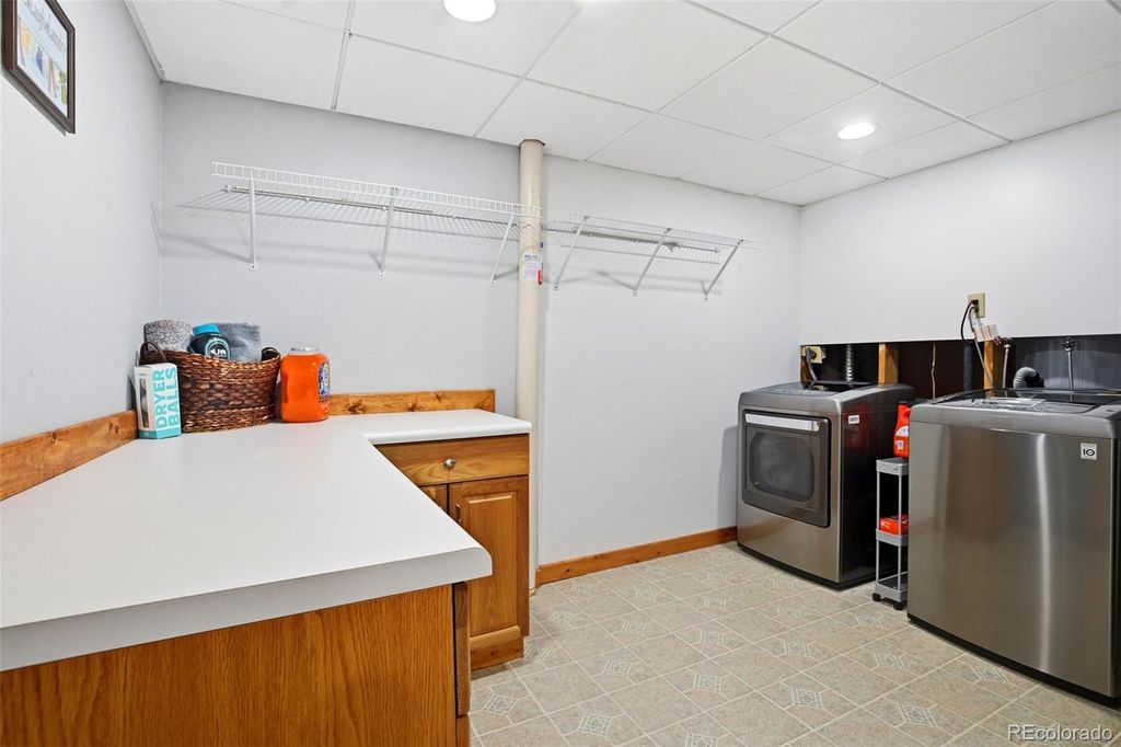 Image 34 of property listing at 3807 S Olathe Circle, Aurora, CO 80013