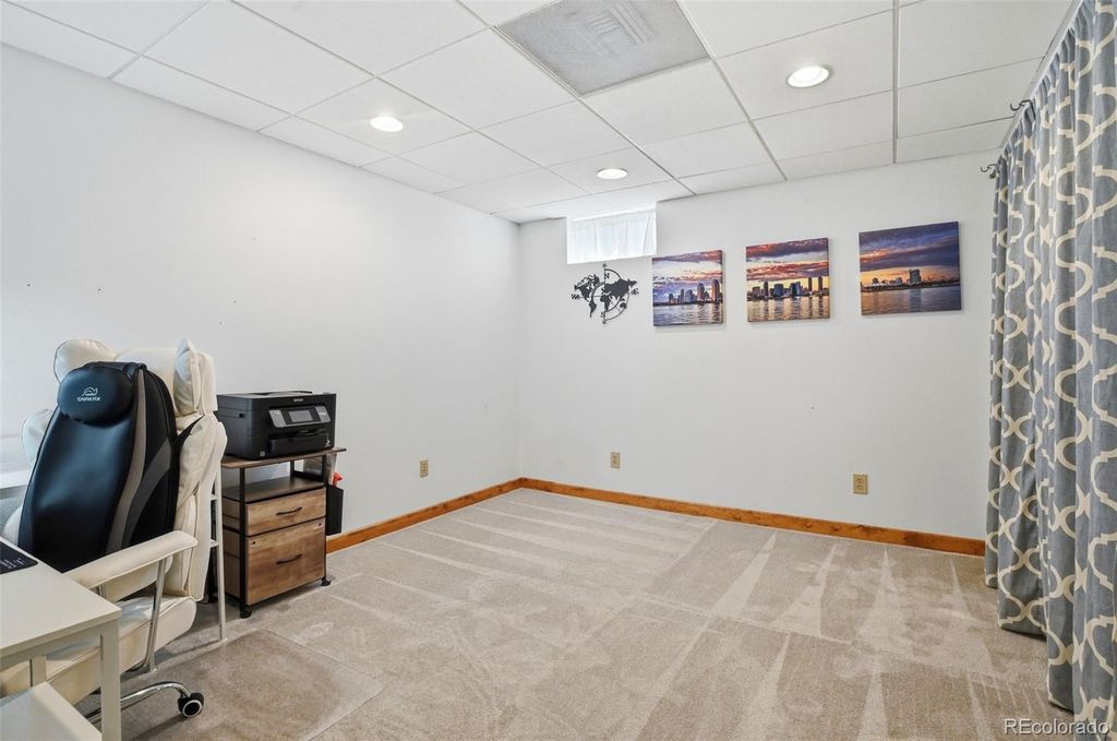 Image 35 of property listing at 3807 S Olathe Circle, Aurora, CO 80013