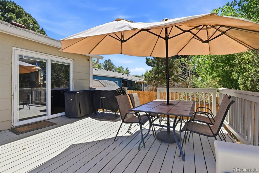 Image 39 of property listing at 3807 S Olathe Circle, Aurora, CO 80013