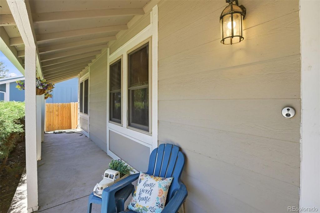 Image 43 of property listing at 3807 S Olathe Circle, Aurora, CO 80013