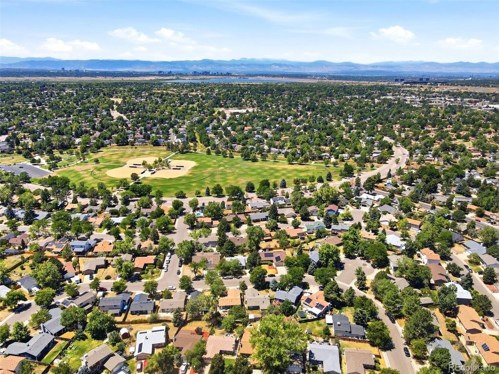 Image 47 of property listing at 3807 S Olathe Circle, Aurora, CO 80013