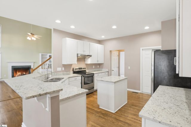 10 Bentley Way, Greer, SC 29650