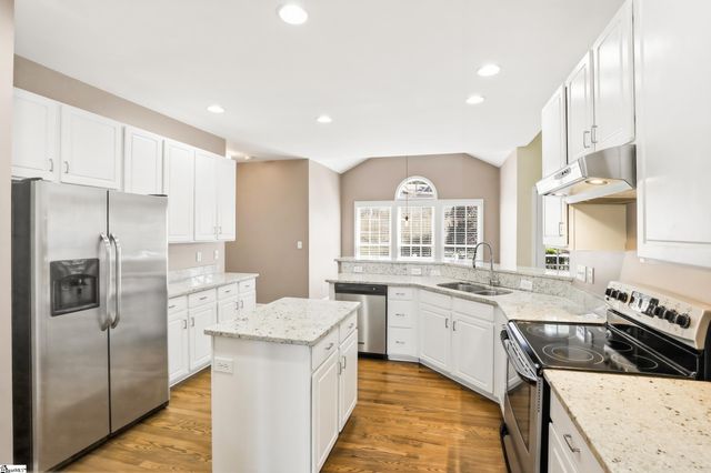 10 Bentley Way, Greer, SC 29650