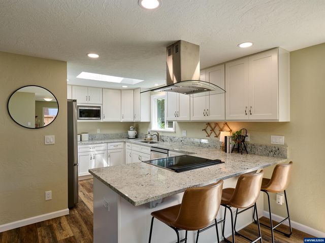 323 S 2nd St, Jefferson, OR 97352