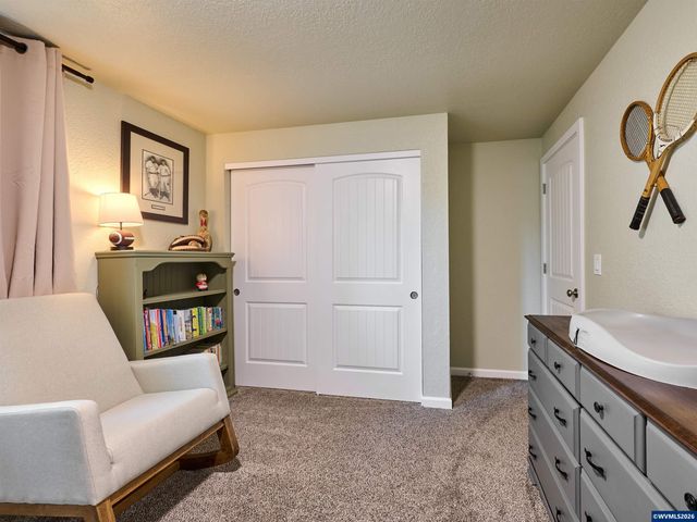 323 S 2nd St, Jefferson, OR 97352