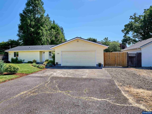 323 S 2nd St, Jefferson, OR 97352