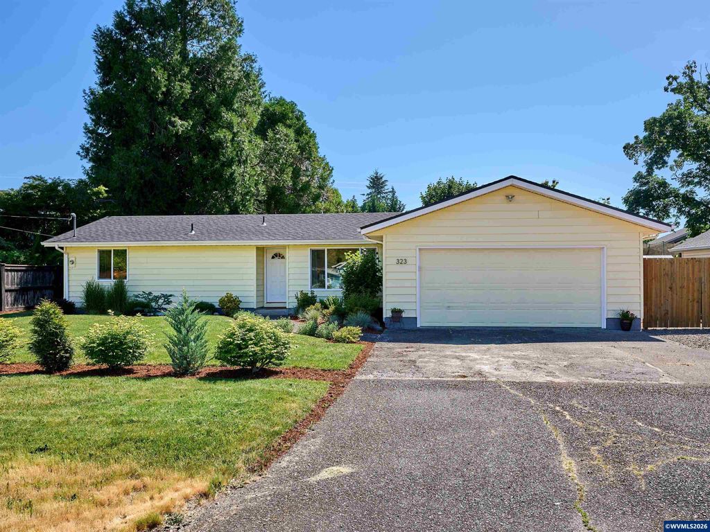 323 S 2nd St, Jefferson, OR 97352